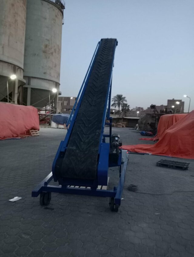 Mobile belt conveyor